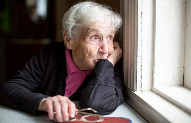 رعاية مسنين,اسباب العزلة عند كبار السن